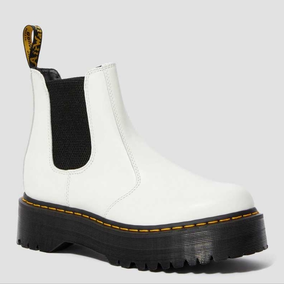 NIB DR. MARTENS 2976 Quad Retro White Smooth Leather Chelsea Boots Various Sizes - Picture 3 of 13